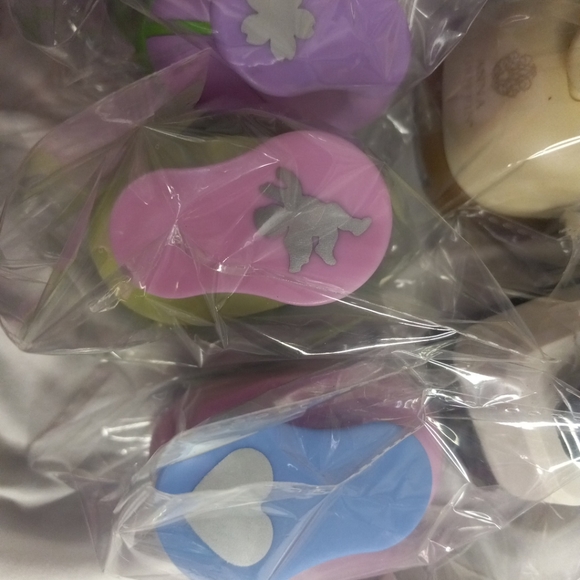 12pc paper punch lot - Picture 4 of 8